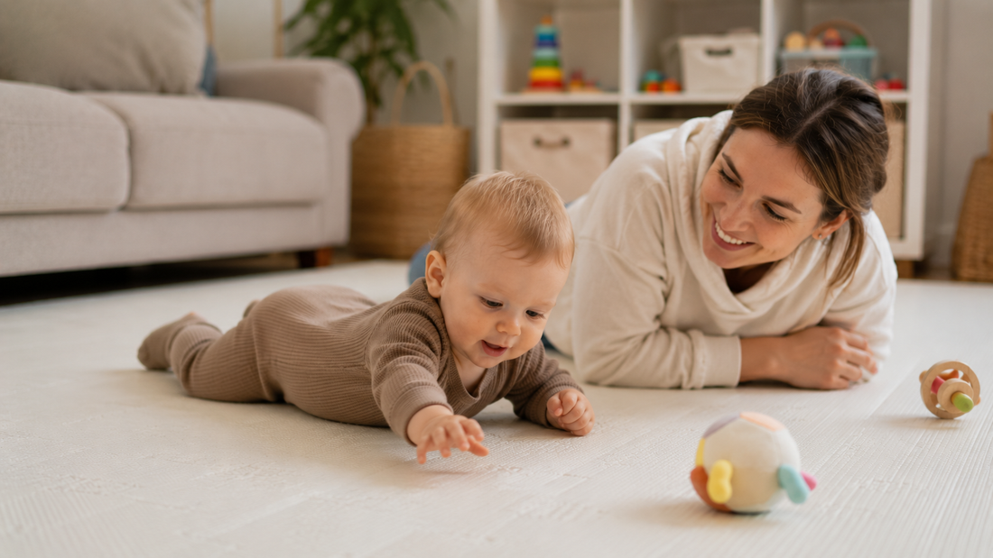 Rolling and Commando Crawling: Why Your Baby Needs a Controlled Environment / Physical Traction and the Biomechanics of Early Baby Mobility